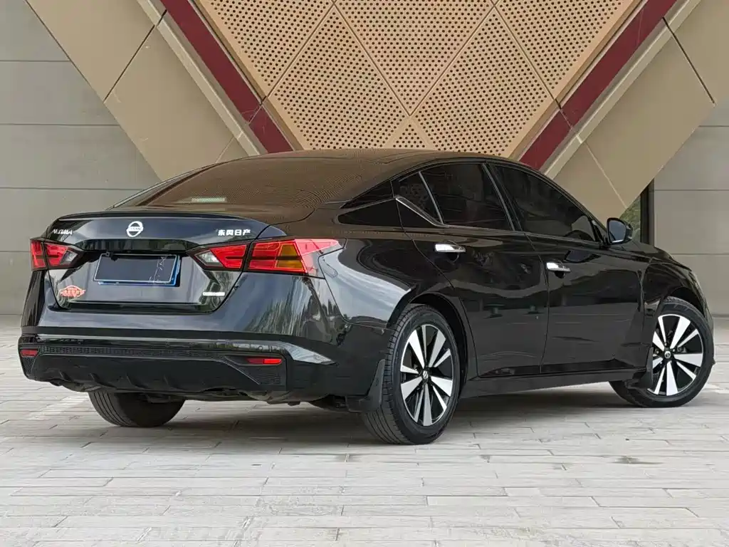Teana 2.0 L XL Comfort