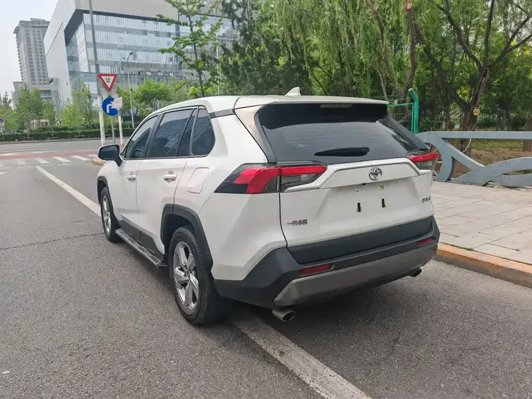 Toyota RAV4 2.0 L CVT 2 WD Style PLUS