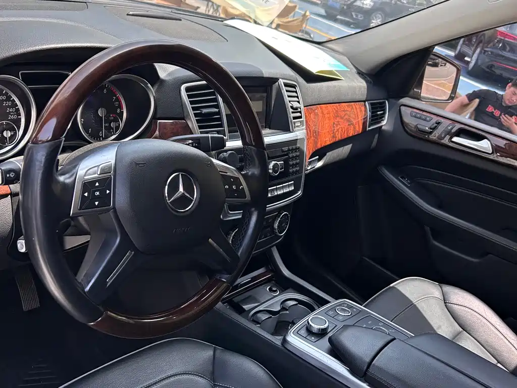 Mercedes-Benz M-Class ML 400 4 MATIC Luxury