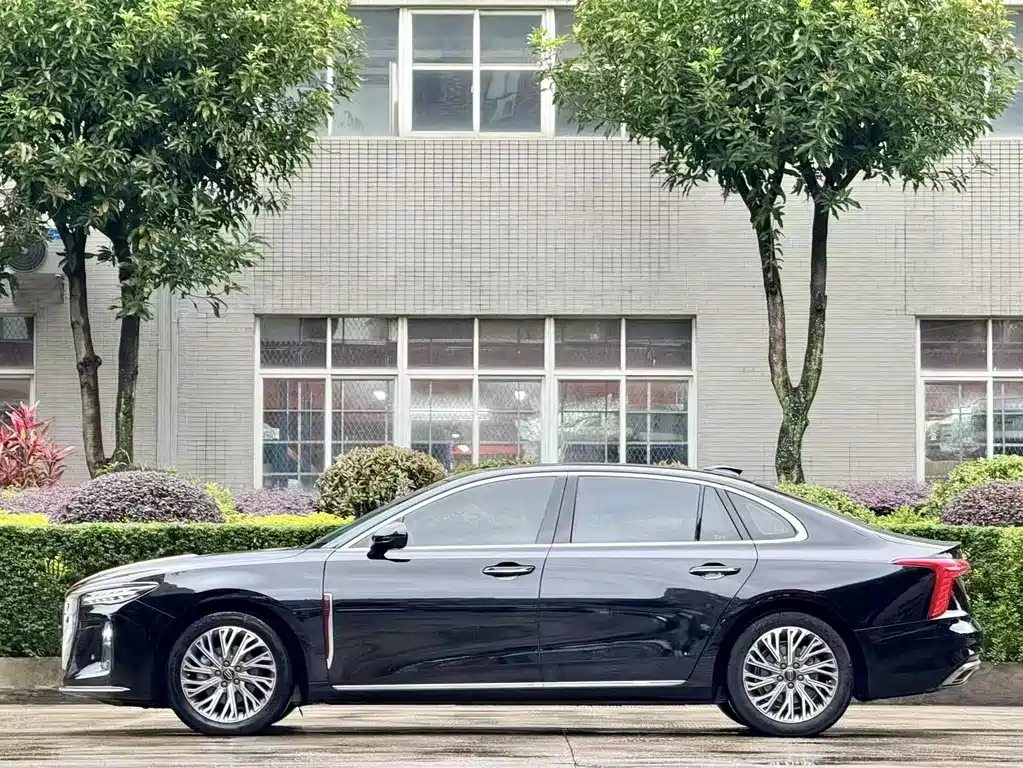 Hongqi H5 2.0 T Auto Connected Flagship Enjoyment