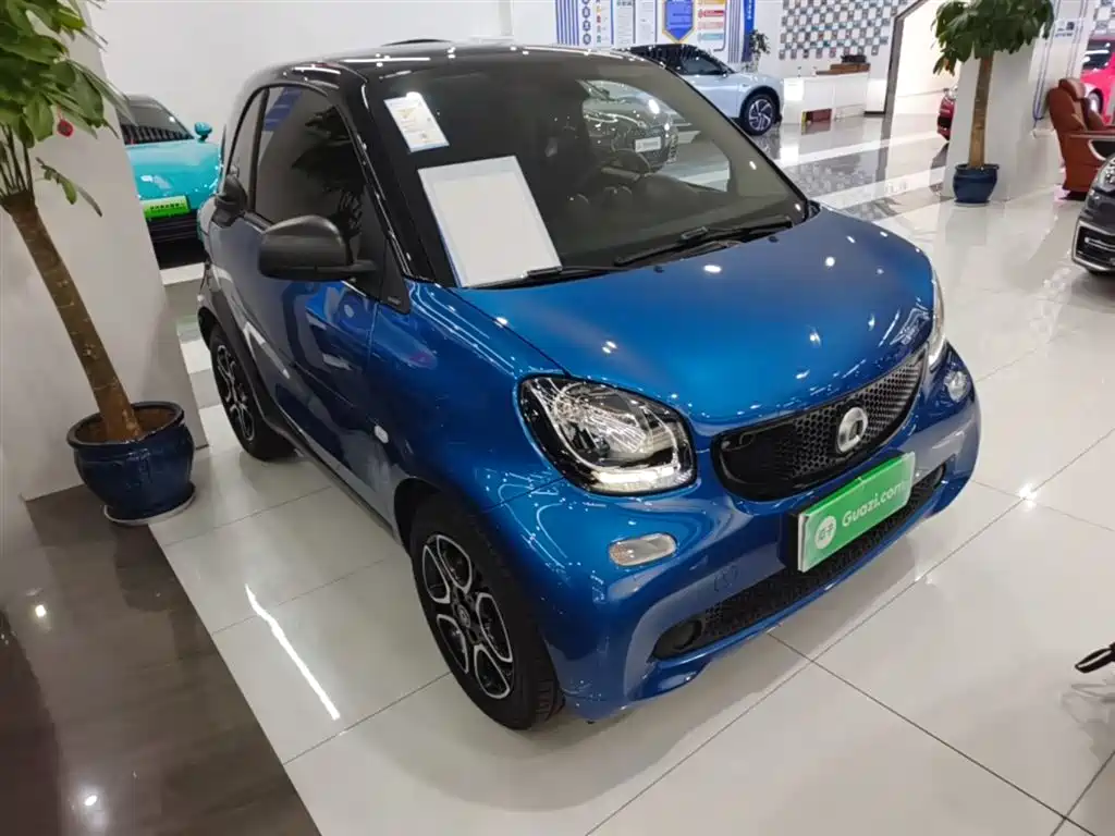 smart fortwo 0.9 T 66 kW Hardtop Wind Engine CN-VI