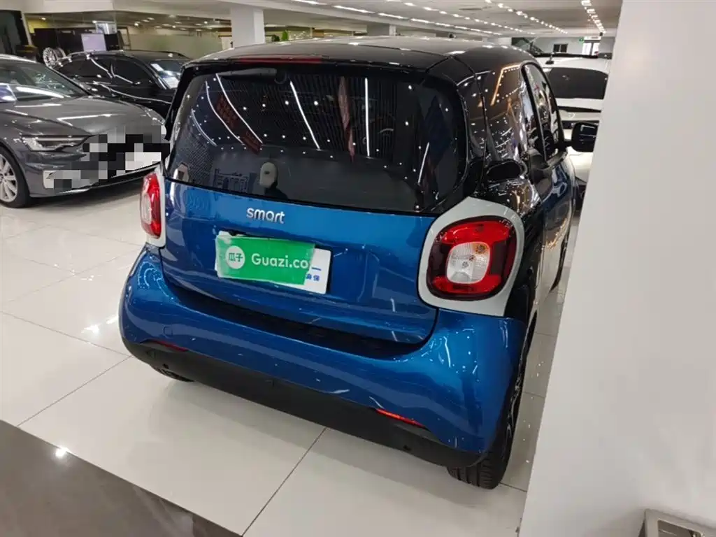 smart fortwo 0.9 T 66 kW Hardtop Wind Engine CN-VI