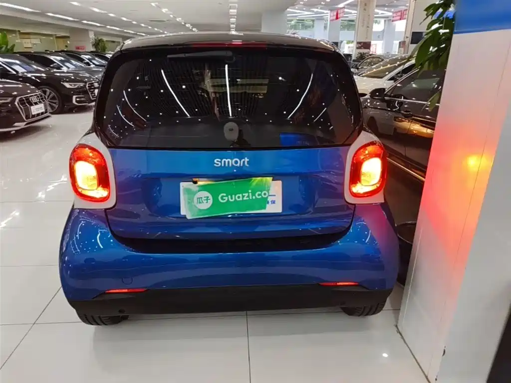 smart fortwo 0.9 T 66 kW Hardtop Wind Engine CN-VI
