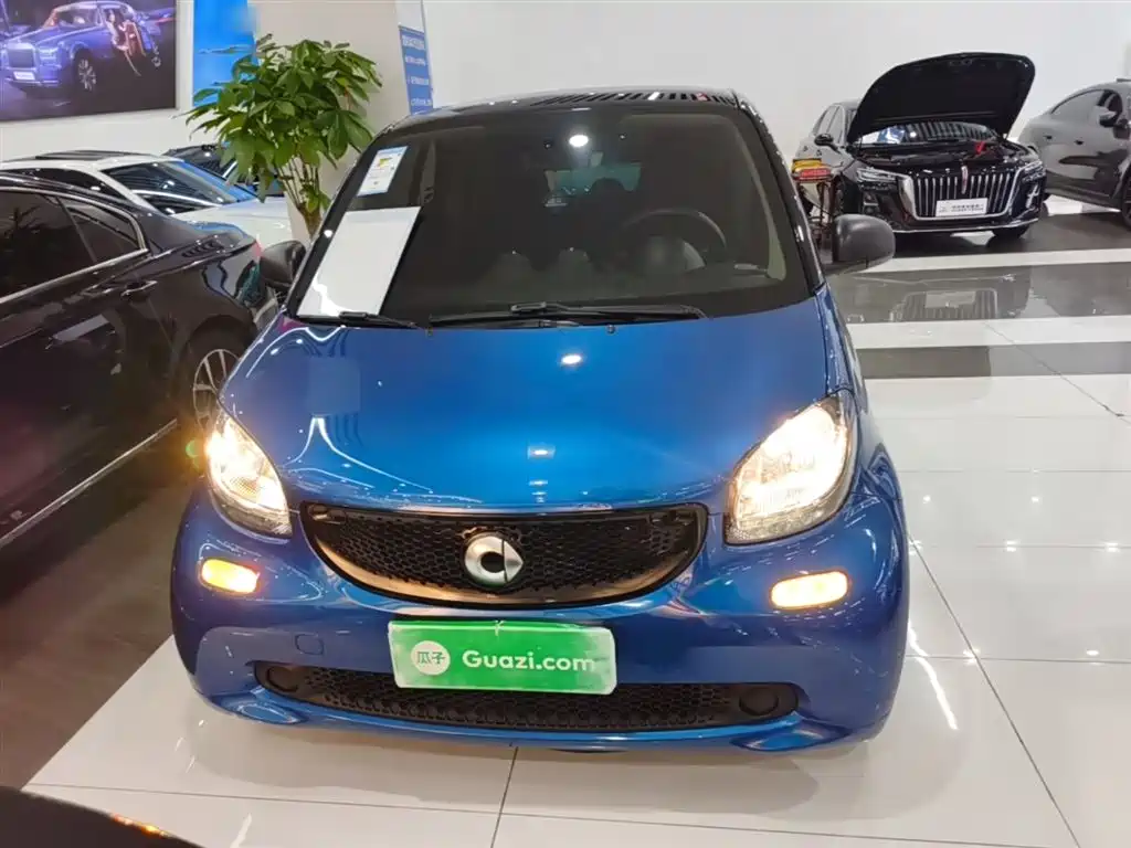 smart fortwo 0.9 T 66 kW Hardtop Wind Engine CN-VI