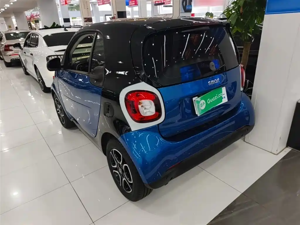 smart fortwo 0.9 T 66 kW Hardtop Wind Engine CN-VI