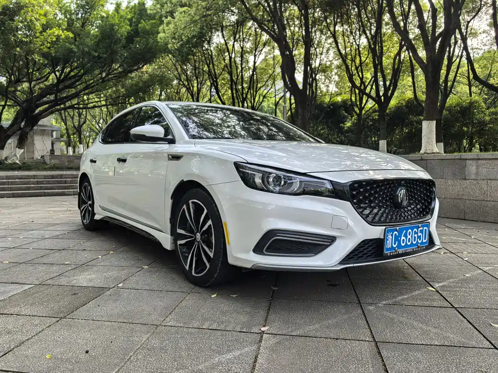 MG6 20 T Auto Trophy Premium Internet CN-V