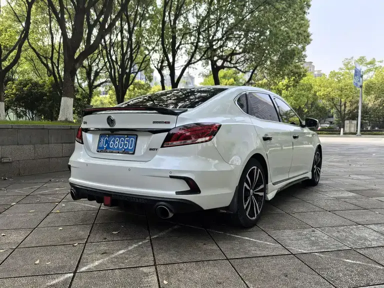 MG6 20 T Auto Trophy Premium Internet CN-V