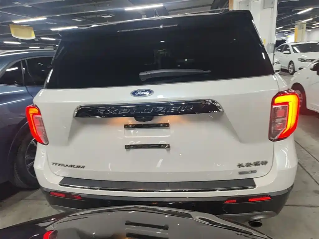 Explorer EcoBoost 285 4 WD Titanium 7-seat