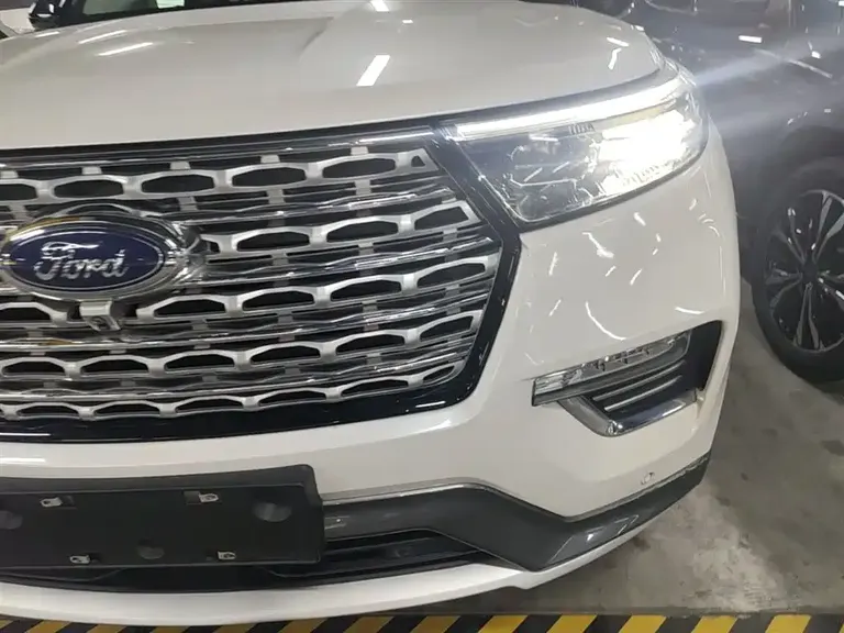 Ford Explorer EcoBoost 285 4 WD Titanium 7-seat