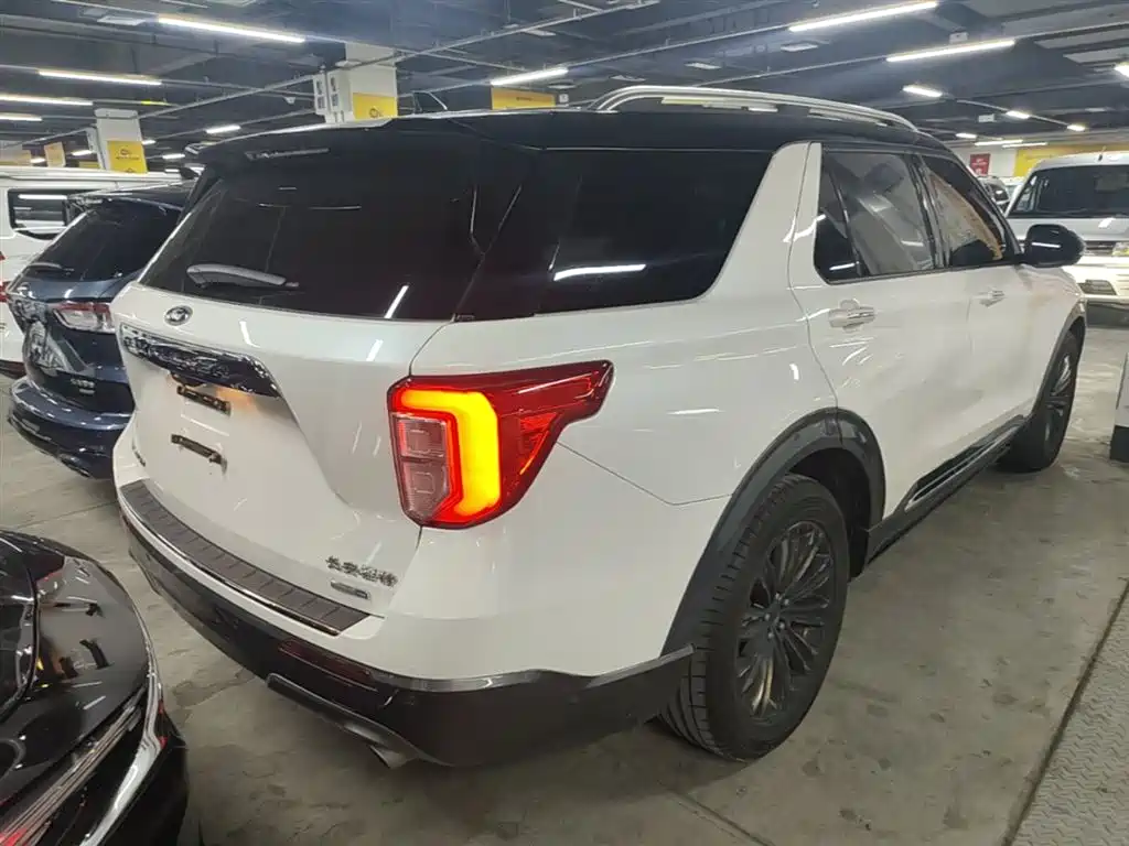 Explorer EcoBoost 285 4 WD Titanium 7-seat