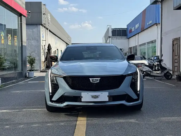 Cadillac CT5 28 T Track Performance + Peak Track Option Package