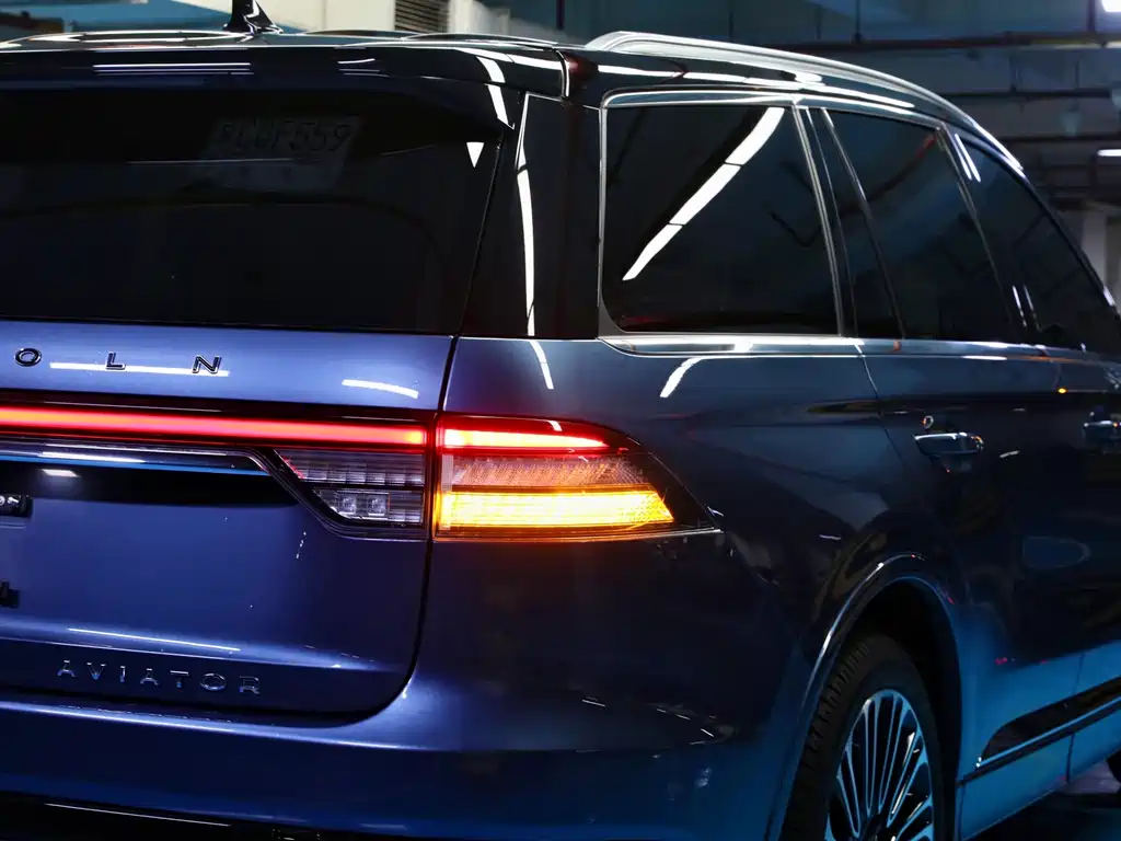 Aviator 3.0 T V6 4 WD President