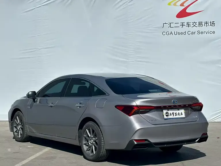 Toyota Avalon 2.5 L Luxury