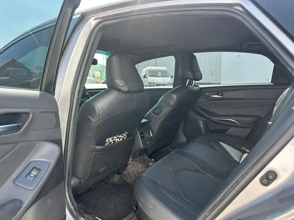 Avalon 2.5 L Luxury