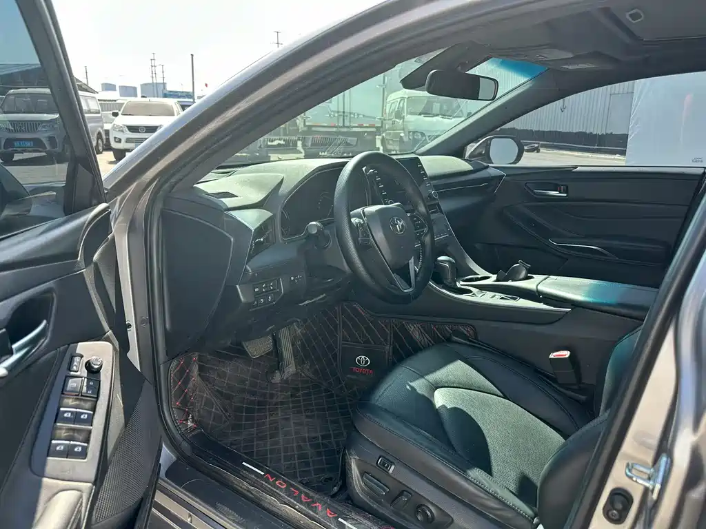 Avalon 2.5 L Luxury