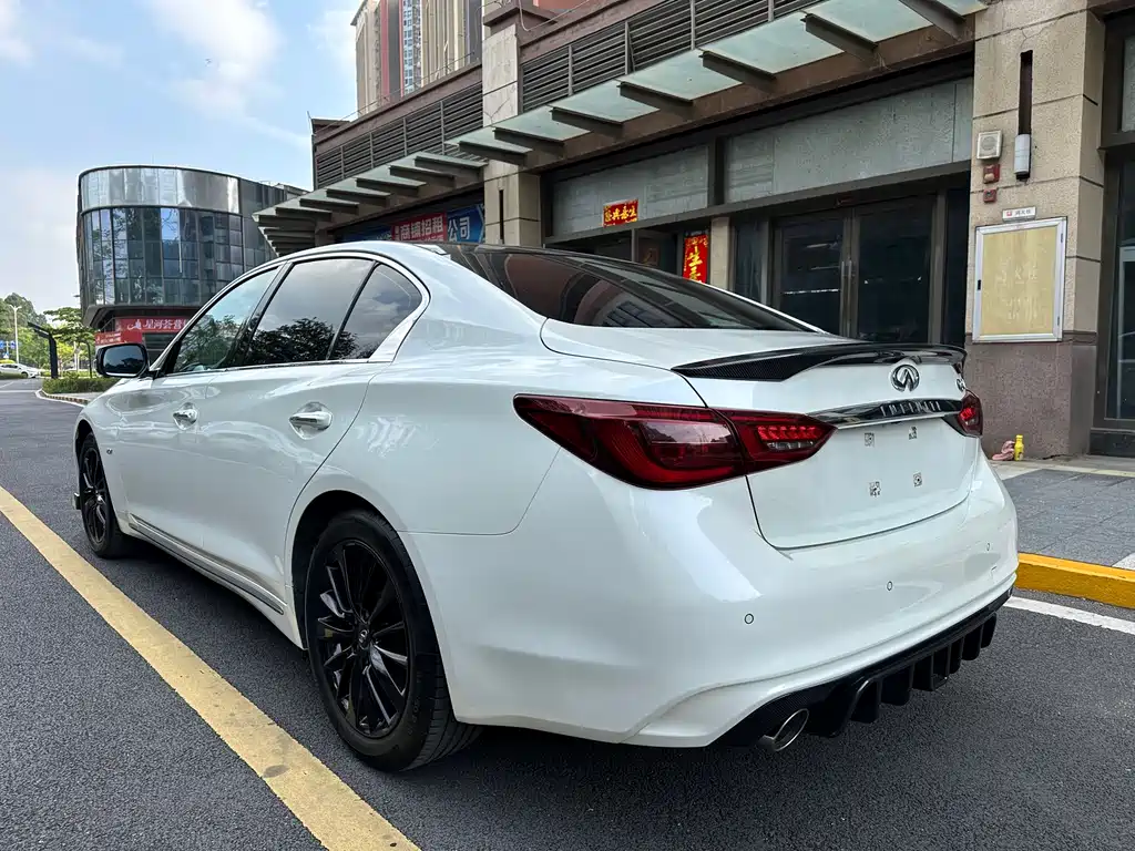 Infiniti Q50 L 2.0 T Progressive Enjoyment CN-V