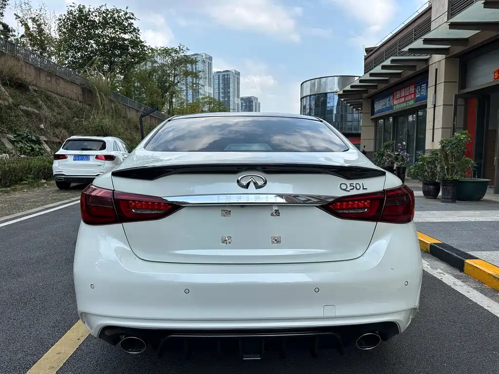 Infiniti Q50 L 2.0 T Progressive Enjoyment CN-V