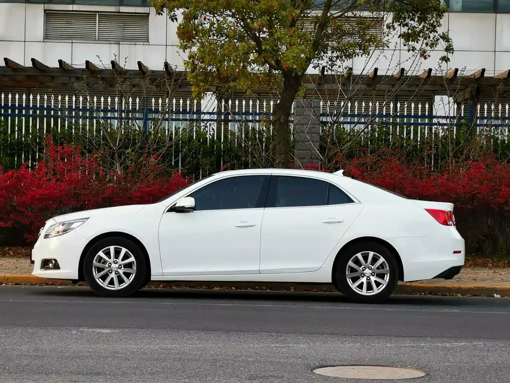 Malibu 2.0 L Auto Luxury