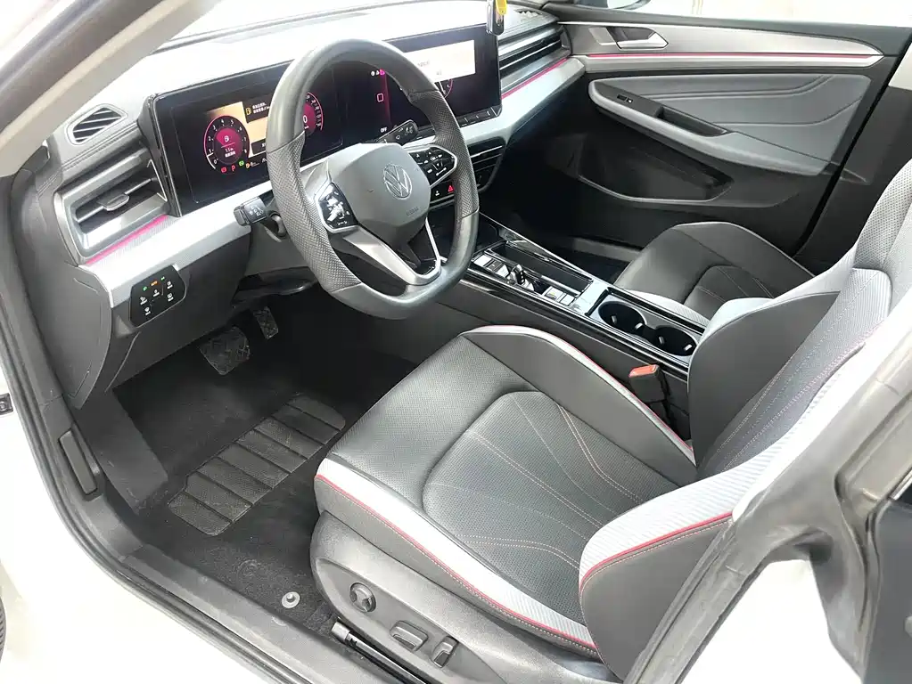 Lamando Lamando L 280 TSI DSG Spicy Cool