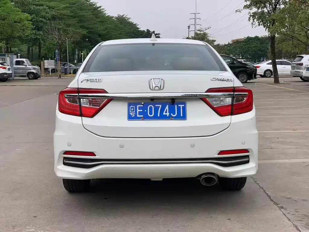 Crider 1.8 L CVT Luxury