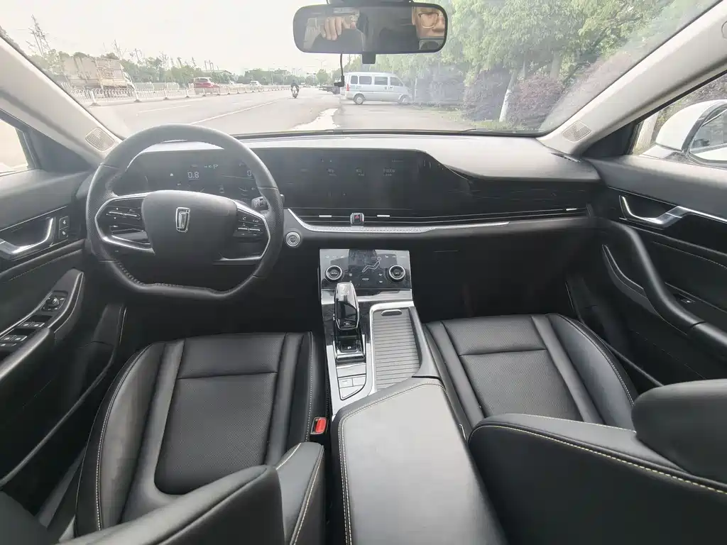 Besturn B70 3 rd Gen 1.5 T Auto Pleasure 70 Anniversary