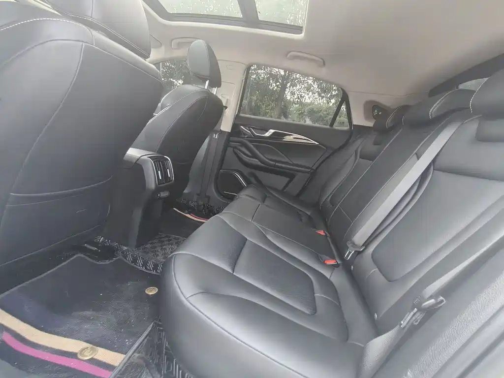 Besturn B70 3 rd Gen 1.5 T Auto Pleasure 70 Anniversary