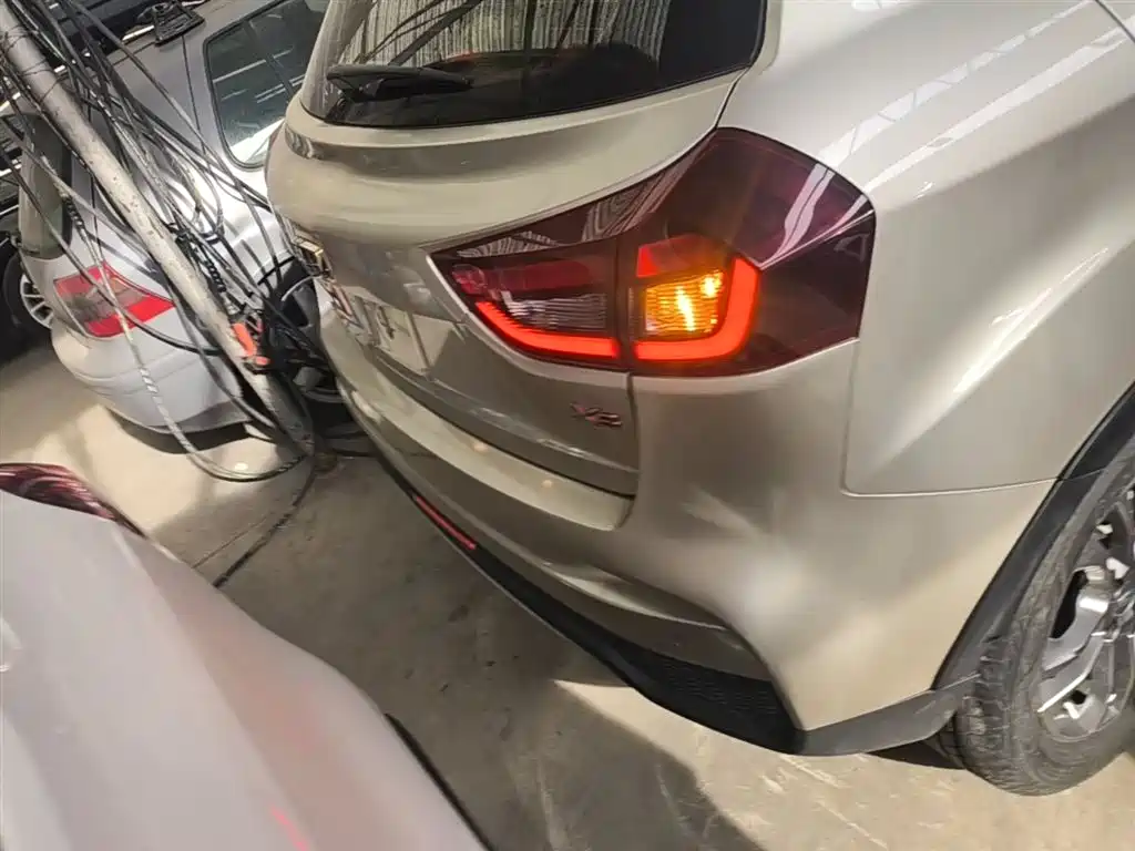 Vision X3 1.5 L CVT Distinguished