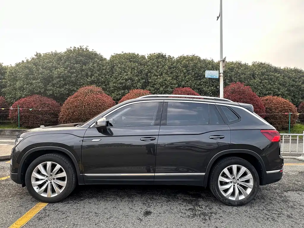 Tayron 380 TSI 4 WD Luxury Connected Pro