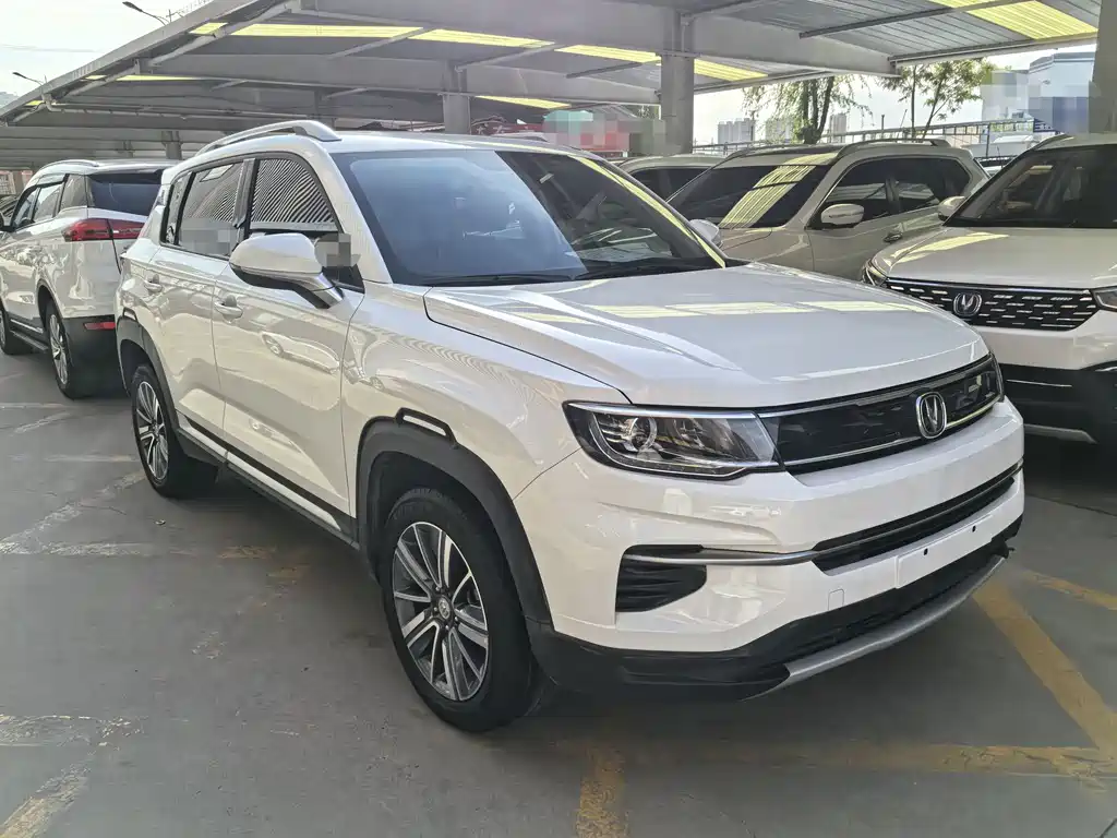 Changan CS35 PLUS 1.6 L Manual Connected