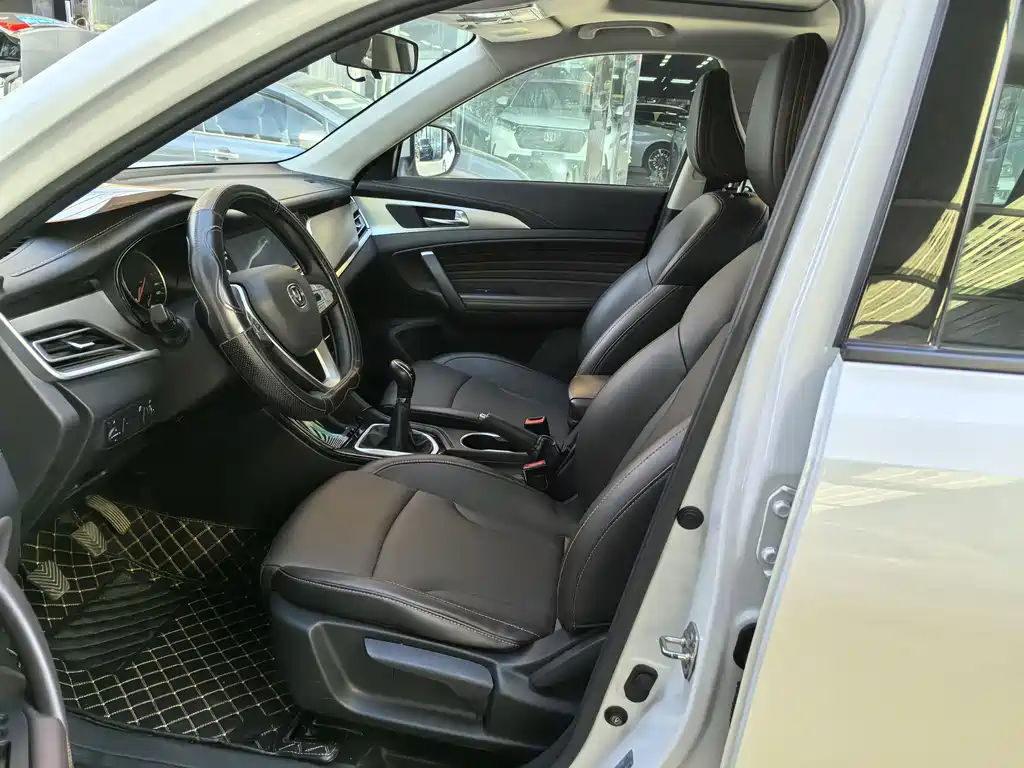 Changan CS35 PLUS 1.6 L Manual Connected