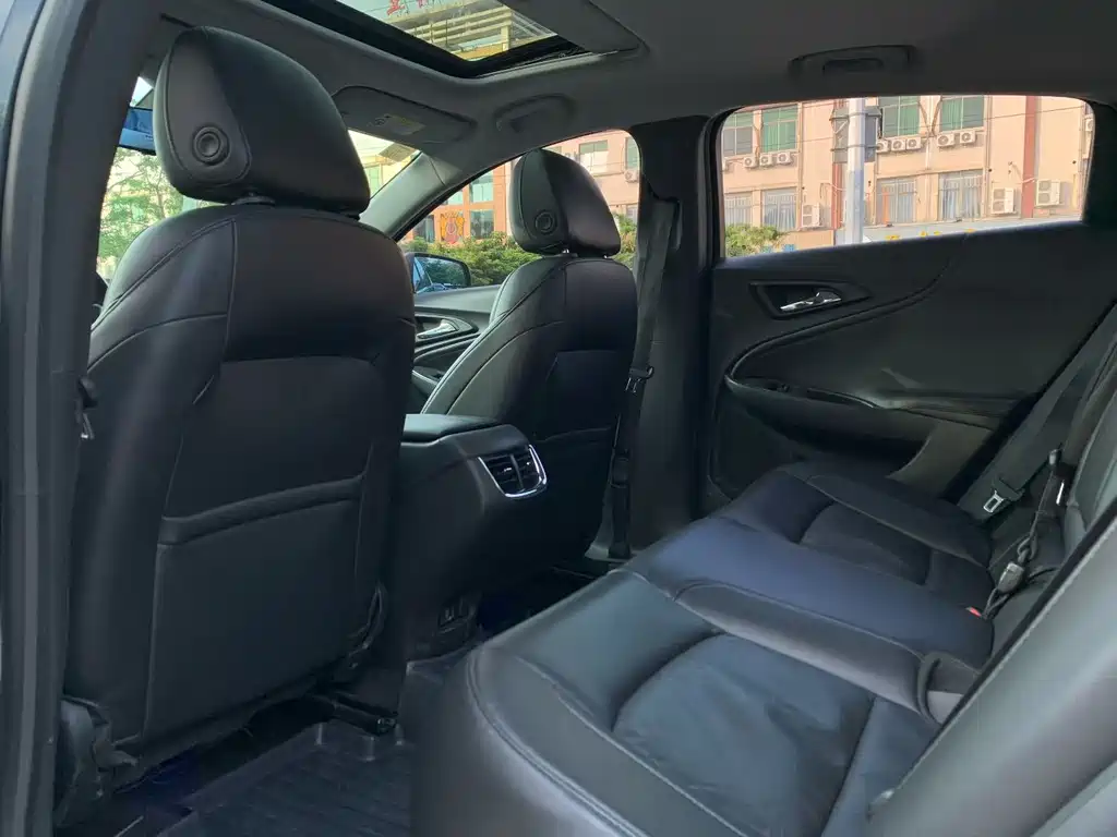 Malibu XL 530 T Auto Sharp Comfort