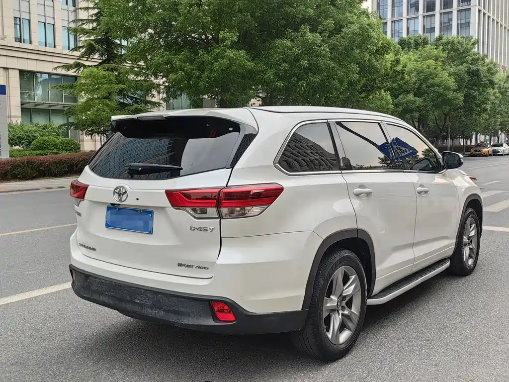 Highlander 2.0 T 4 WD Distinguished 7-seat CN-VI