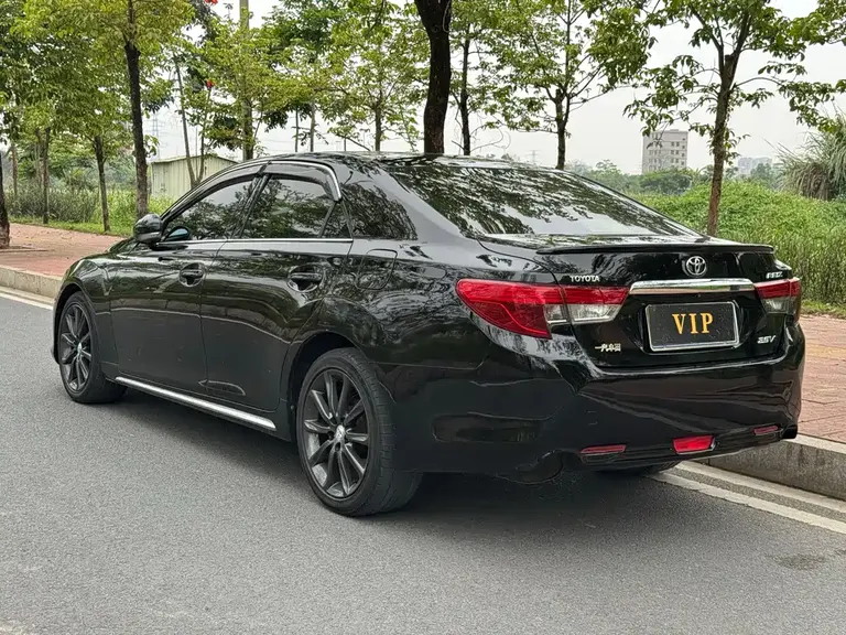 Toyota Mark X 2.5 V Style Sharp