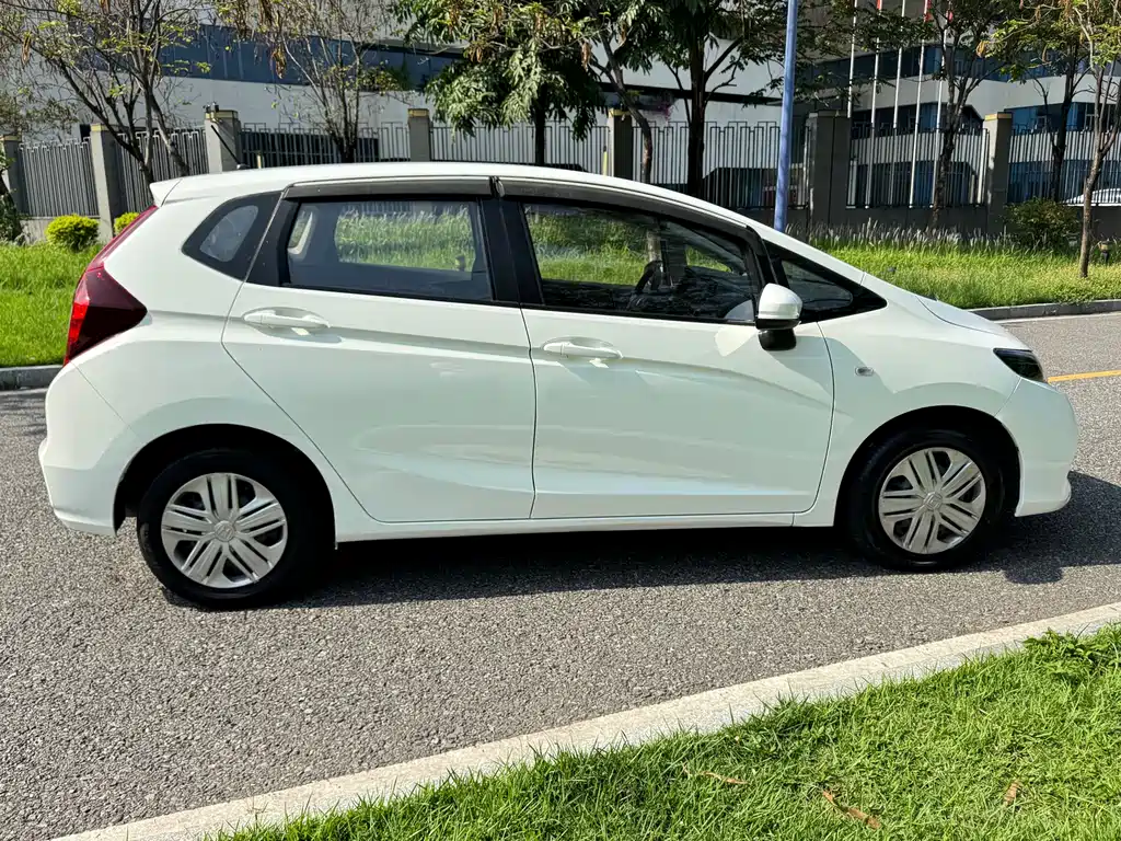 Fit 1.5 L CVT Comfort