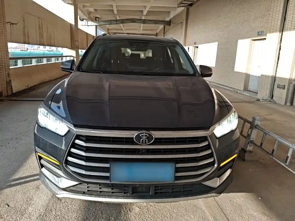 Song Pro 1.5 T Auto Distinguished