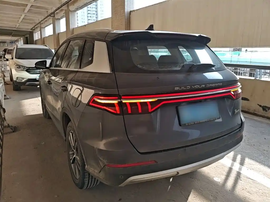 Song Pro 1.5 T Auto Distinguished
