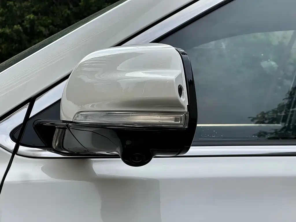 GAC Trumpchi GS8 320 T 2 WD Luxury Connected (7-seat)