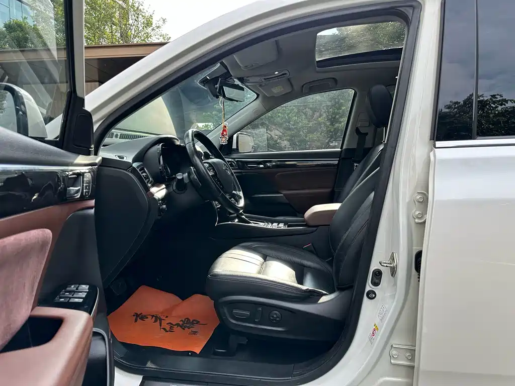 GAC Trumpchi GS8 320 T 2 WD Luxury Connected (7-seat)