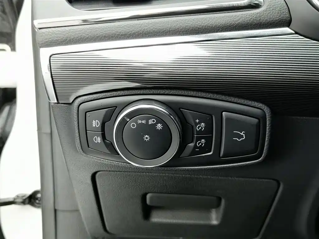 Taurus EcoBoost 245 Premium