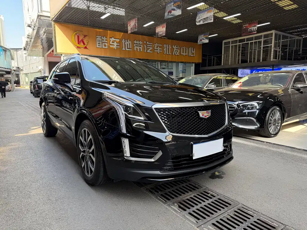Cadillac XT5 2.0 T 4 WD Distinguished