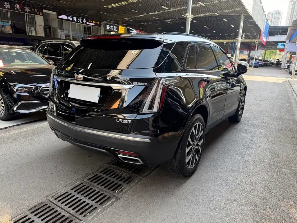 Cadillac XT5 2.0 T 4 WD Distinguished