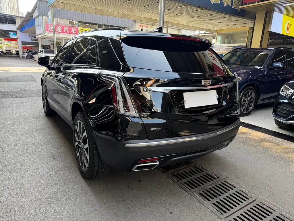 Cadillac XT5 2.0 T 4 WD Distinguished