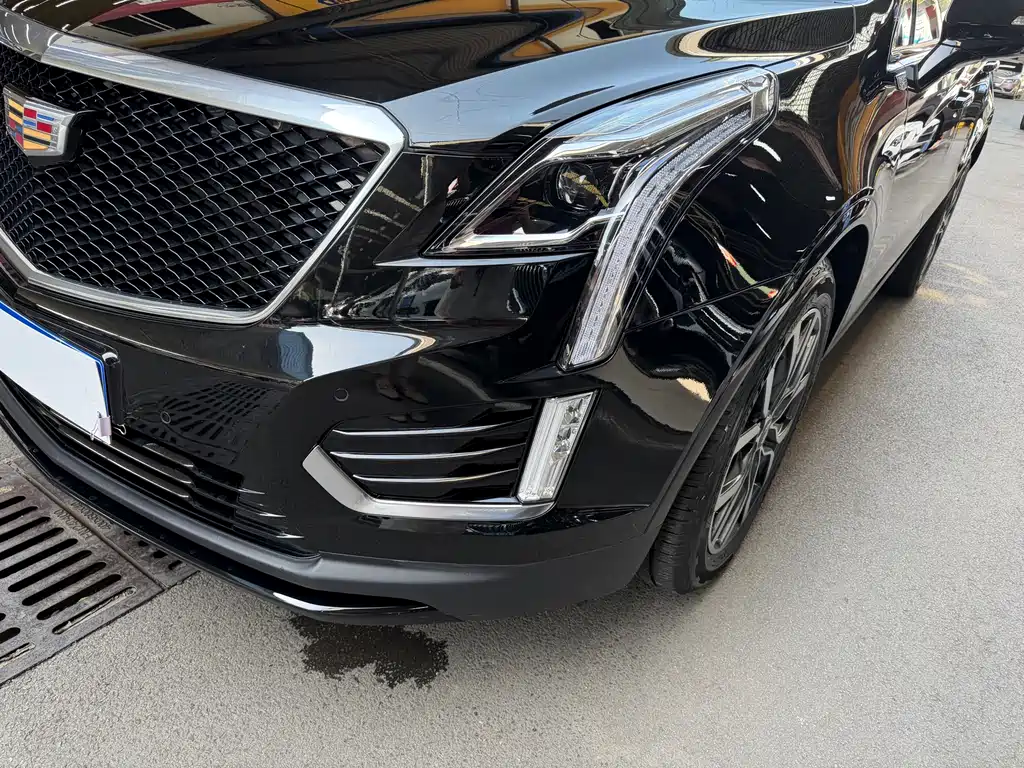 Cadillac XT5 2.0 T 4 WD Distinguished