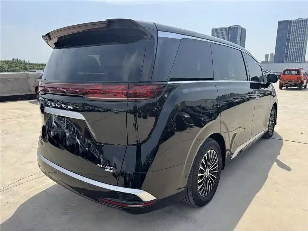 Denza D9 DM-i Smart Drive 1020 4 WD Honored