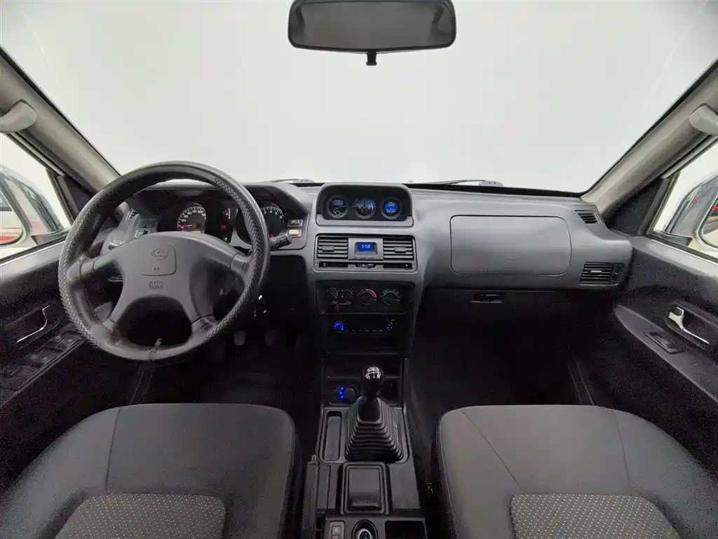 Black King Kong 2.2 L Manual 4 WD Standard
