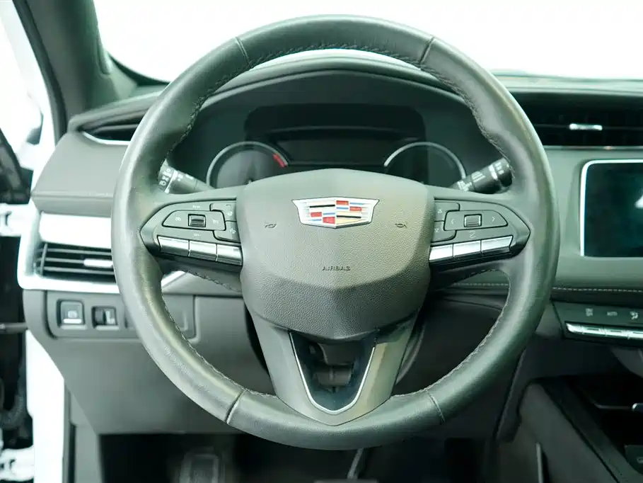 Cadillac XT4 28 T 2 WD Luxury