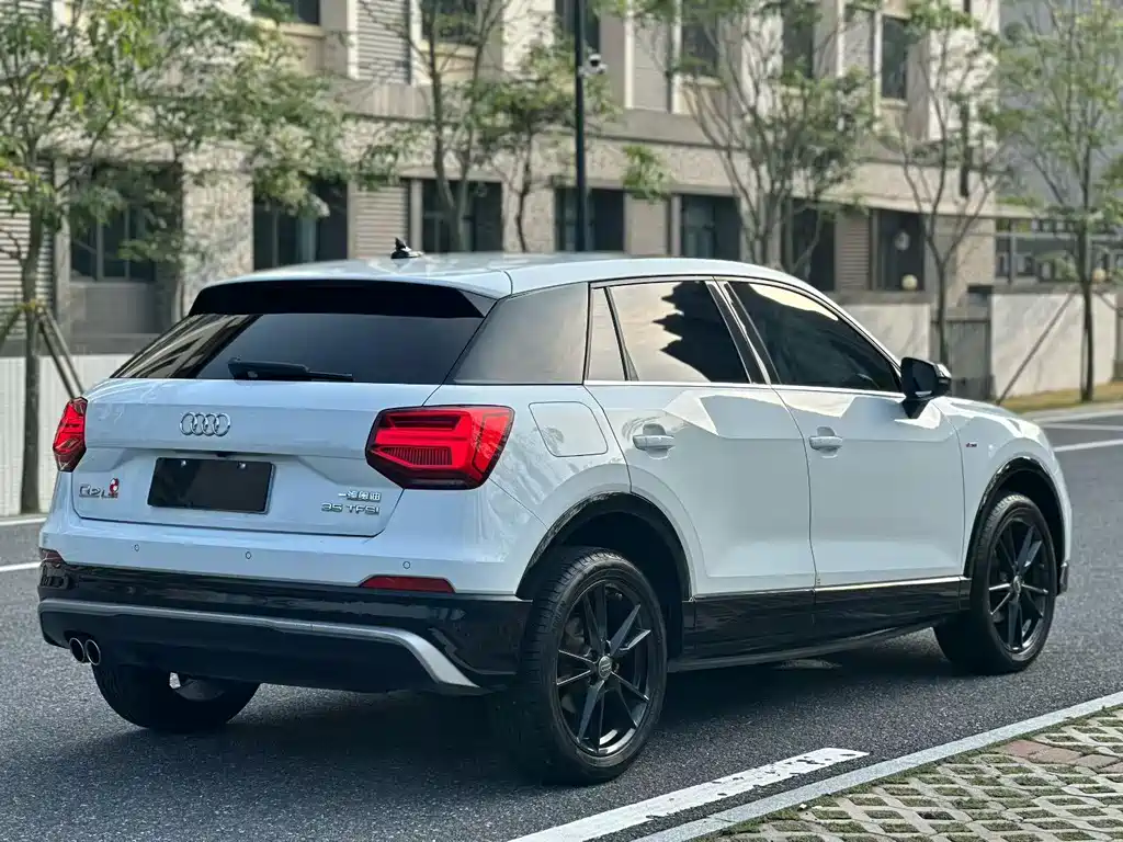 Audi Q2 L 35 TFSI Progressive Dynamic