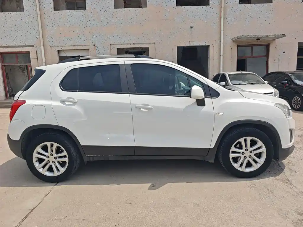 Tracker 1.4 T Manual 2 WD Comfort Sunroof