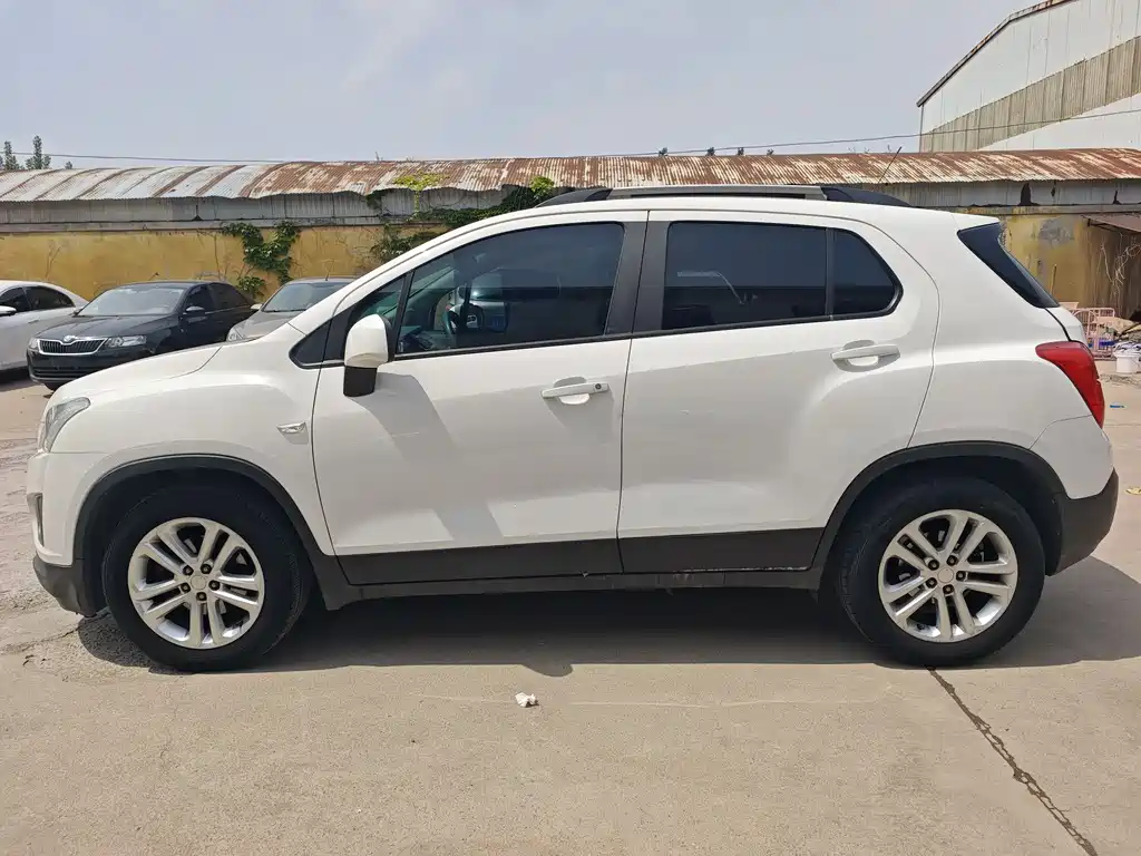 Tracker 1.4 T Manual 2 WD Comfort Sunroof