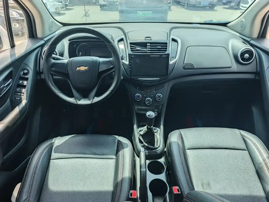 Tracker 1.4 T Manual 2 WD Comfort Sunroof